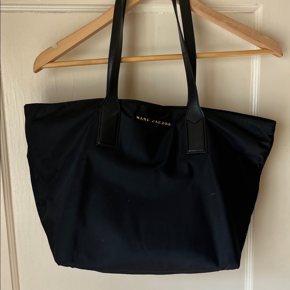 Marc Jacobs Elegant Black Tote
